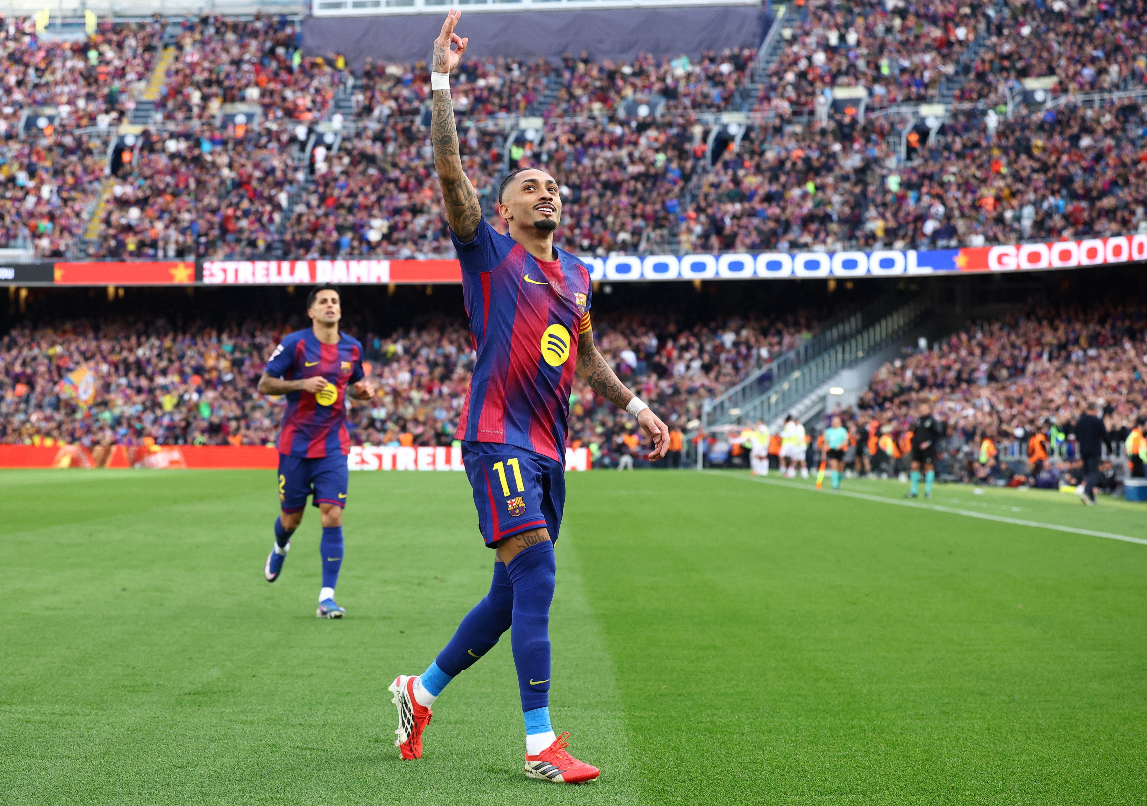 天博体育app下载-世体：巴萨与巴西队医沟通，已经谈到拉菲尼亚可能存在肌肉损伤